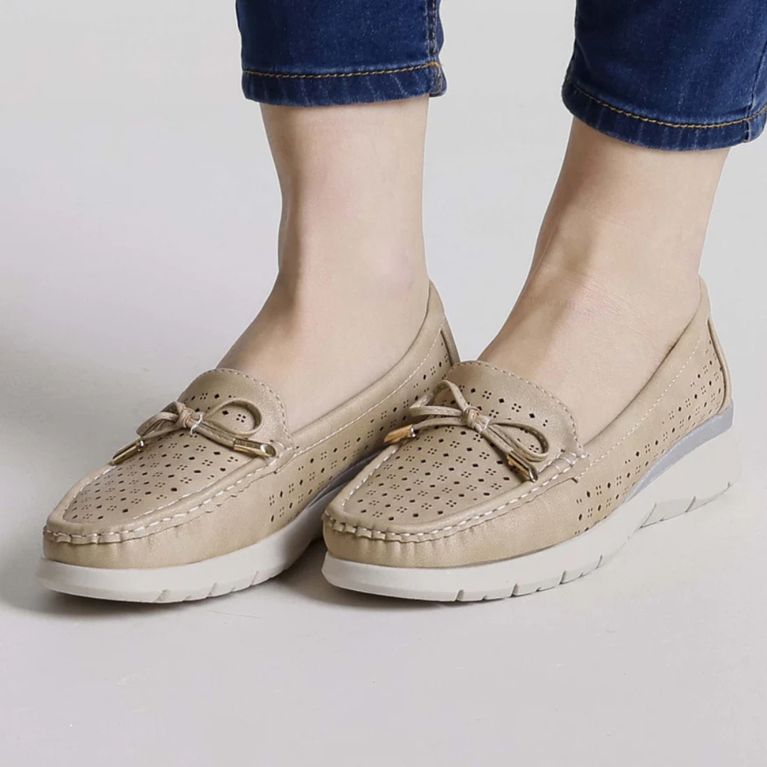 Mocassins de Couro Respiráveis com Cordões para Mulher