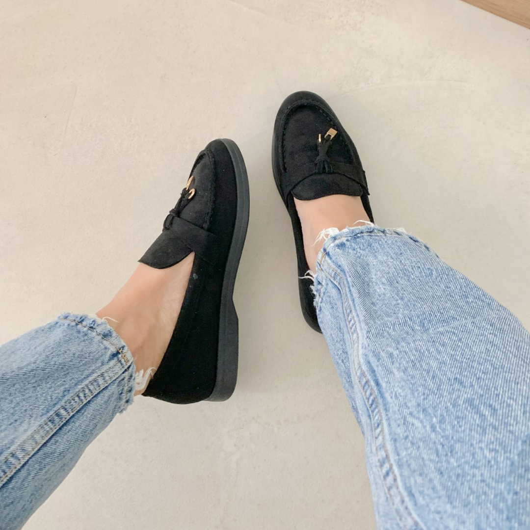 Mocassins Unicolor para Mulher com Pormenores Metálicos Dourados