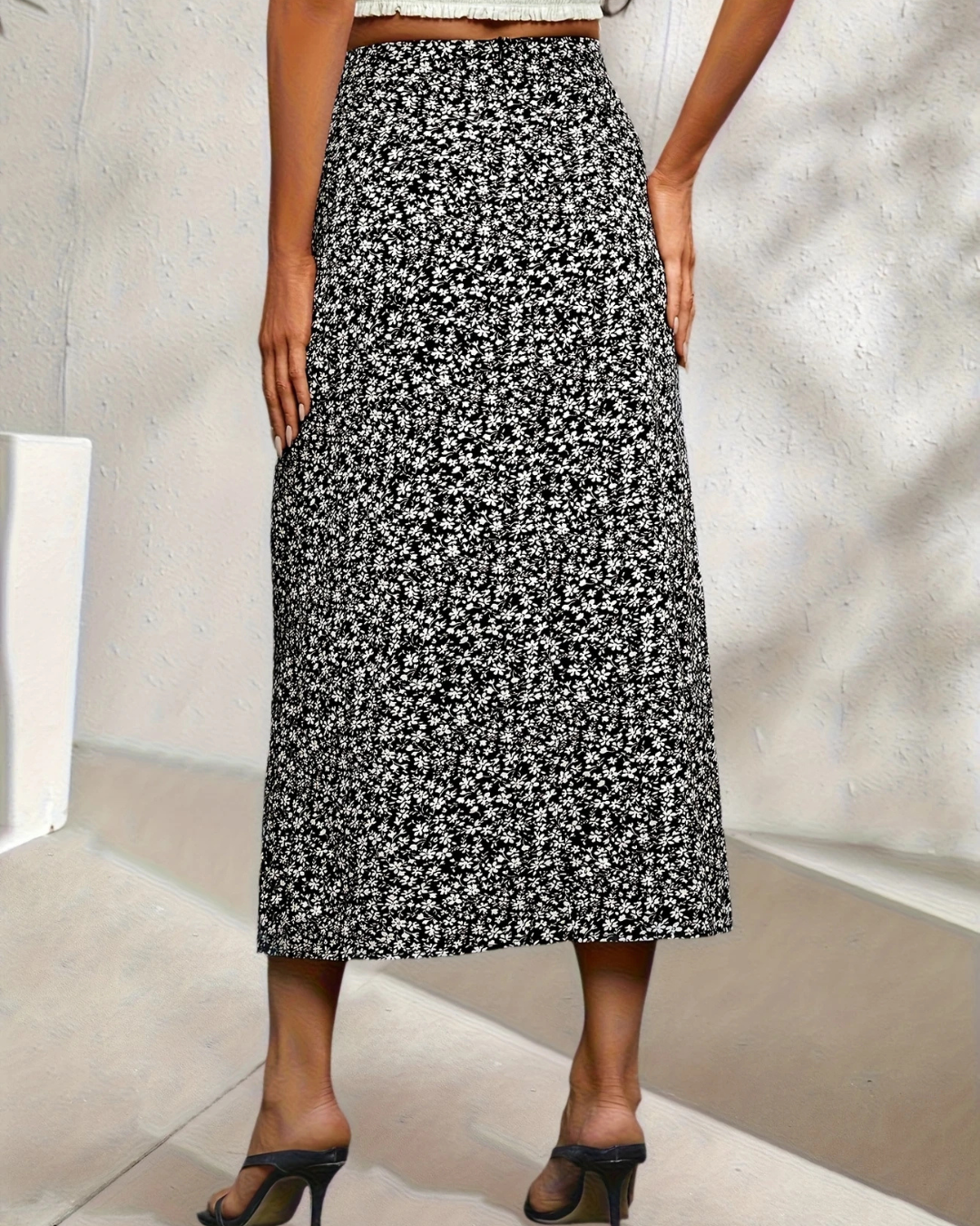 Saia com Fenda Lateral e Estampado Floral