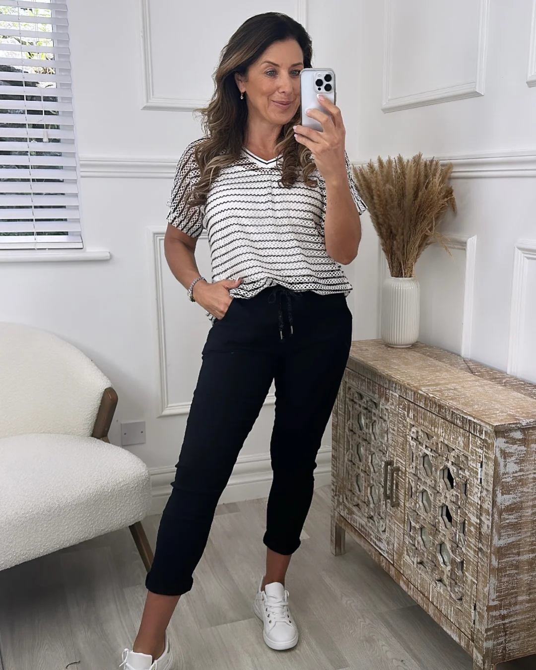 Joggers para mulher com cintura ajustável e bolsos funcionais