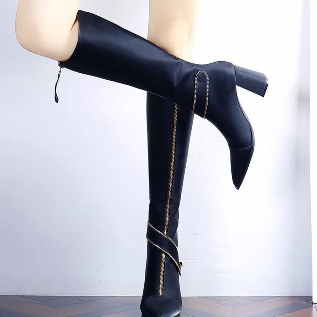 Botas de Cano Alto Femininas em Couro Sintético com Fecho de Zíper Frontal e Salto Grosso