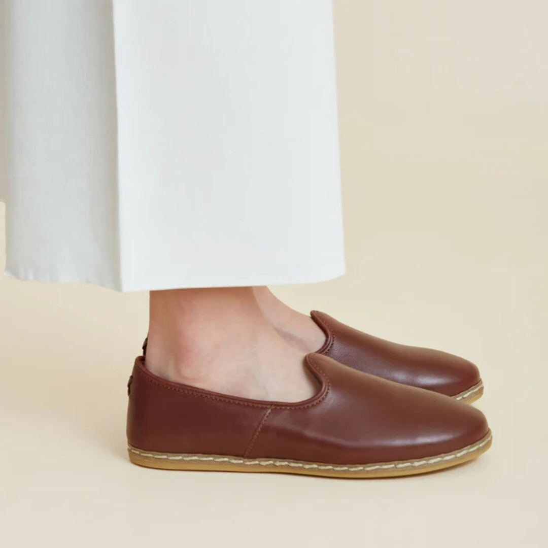 Mocassins em Pele com Sola Cosida e Design Minimalista Unisexo