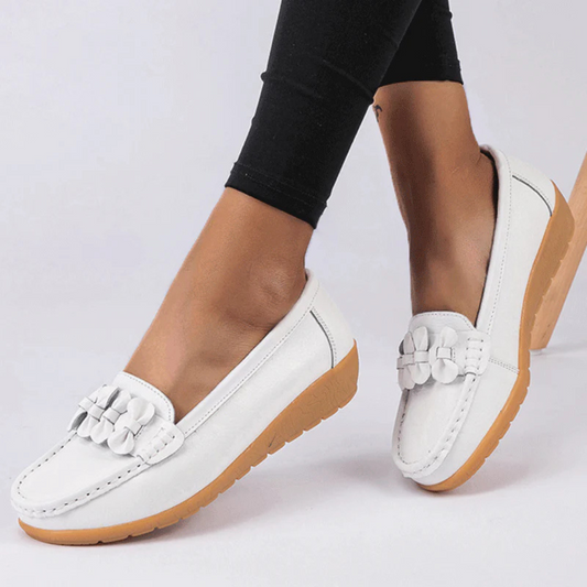 Sapatos de couro com sola ortopédica para mulher