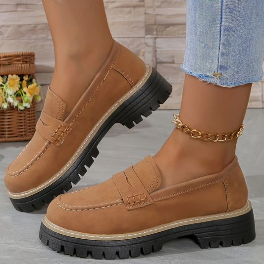 Mocassins clássicos para mulher com sola grossa antiderrapante