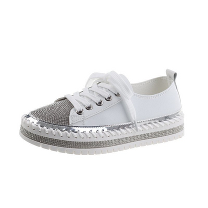 Sapatos com Pedras Brilhantes e Solas Grossas para um Toque de Brilho Elegante