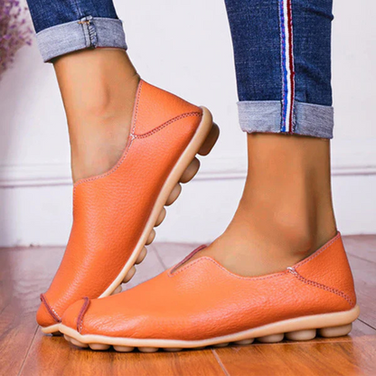 Sapatos de cano baixo com um design de biqueira redonda