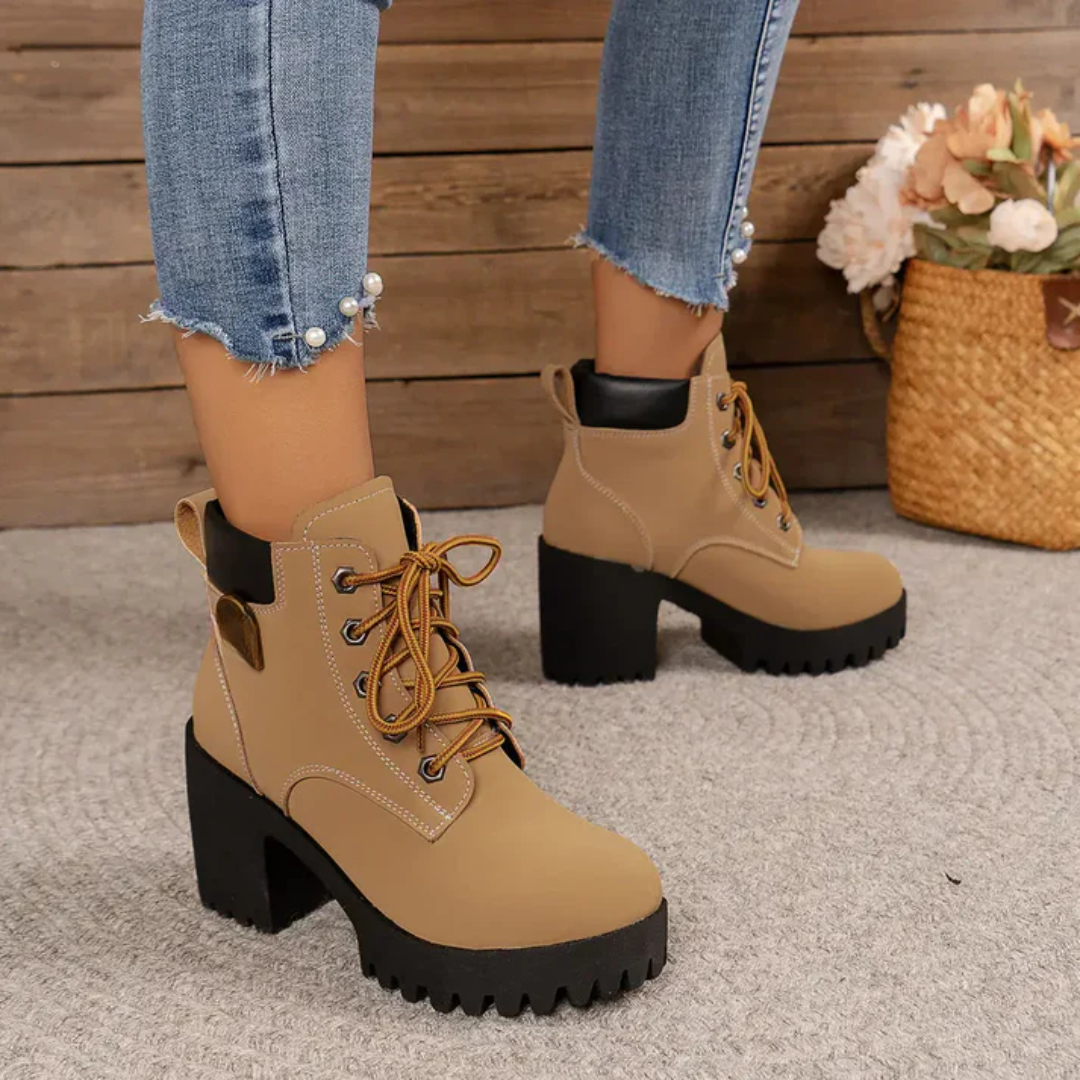 Botas de plataforma em couro para mulher