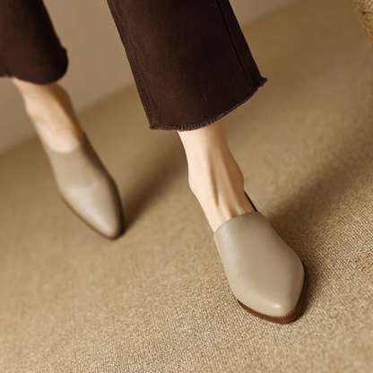 Sapatos Femininos de Salto Alto com Ponta de Lança