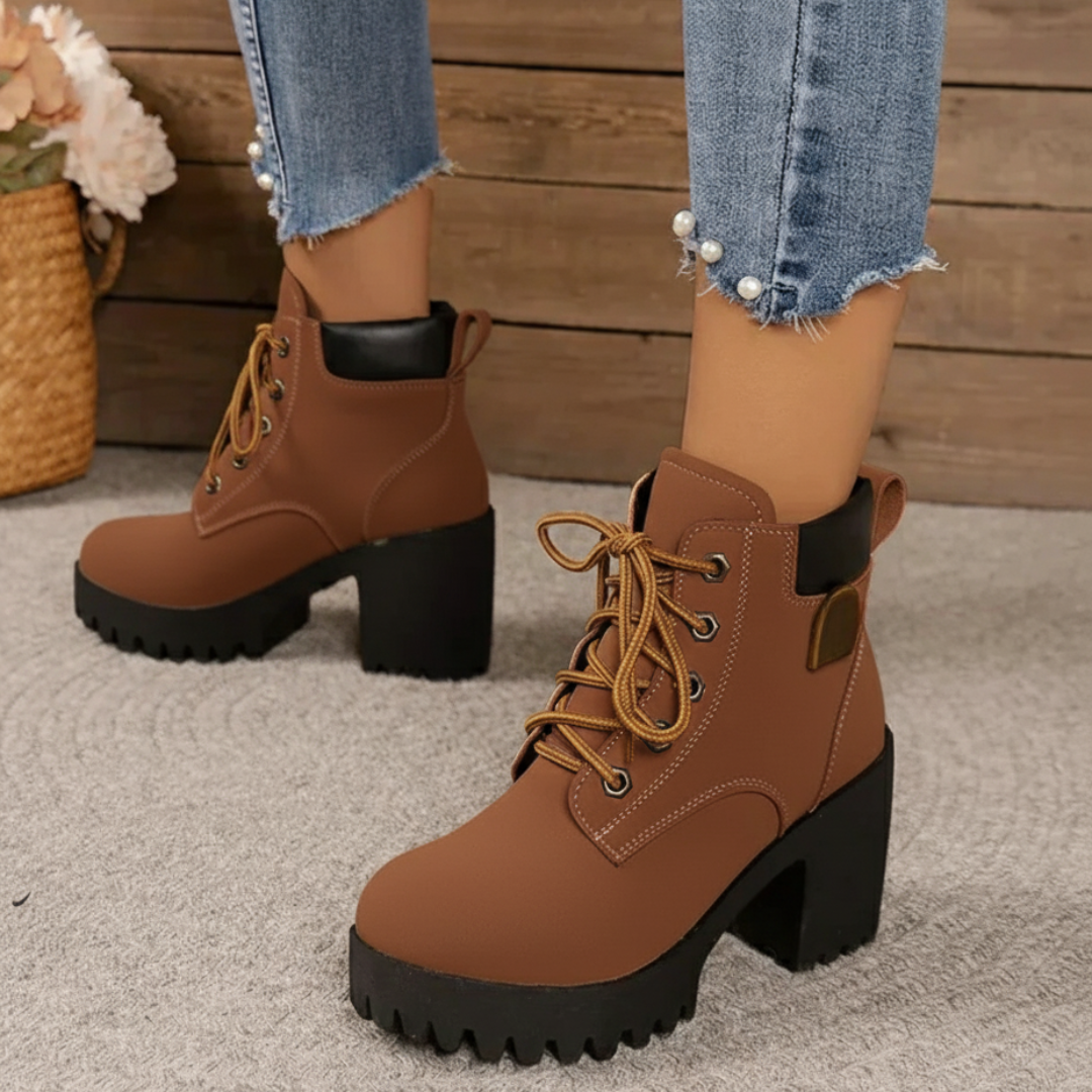 Botas de plataforma em couro para mulher
