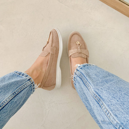 Mocassins Unicolor para Mulher com Pormenores Metálicos Dourados