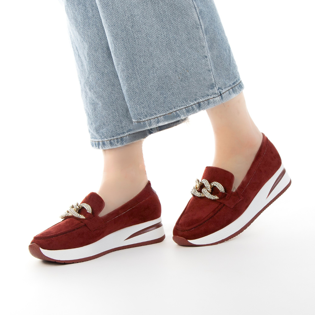 Mocassins com Pormenores de Fivela Dourada para Mulher