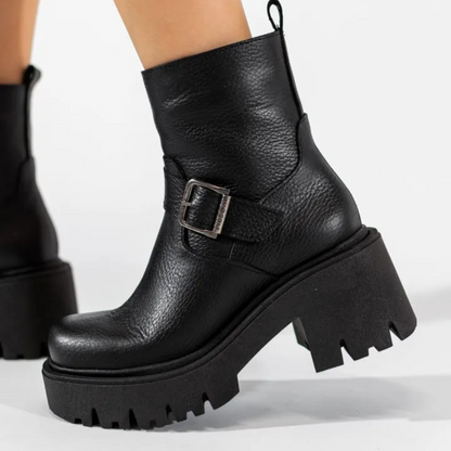 Botas de couro para mulher com salto baixo e fivela decorativa